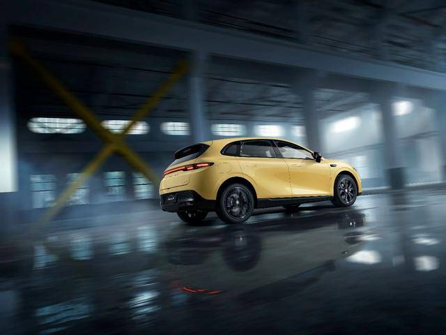 個性運動的年輕化選擇 零跑首款轎跑Lafa5開啟預(yù)售